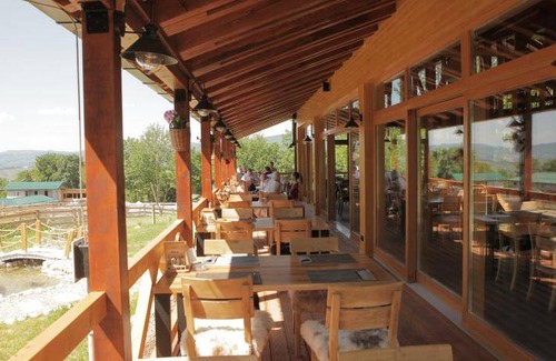 Zenica-Doboj Canton House | 360 m² Farmhouse ∙ 3 bedrooms ∙ 10 guests