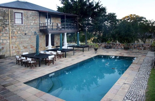 Sedgefield House | 360 m² Farmhouse ∙ 3 bedrooms ∙ 127 guests