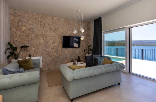 Klek House | 360 m² House ∙ 6 bedrooms ∙ 12 guests
