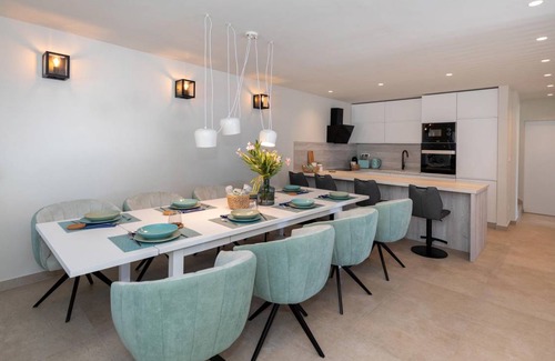 Klek House | 360 m² House ∙ 6 bedrooms ∙ 12 guests
