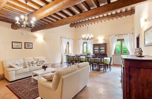 Belforte allʼIsauro Villa | 360 m² Villa ∙ 5 bedrooms ∙ 15 guests