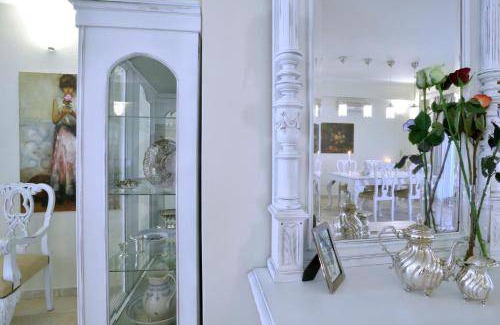 Corfu Villa | 360 m² Villa ∙ 5 bedrooms ∙ 14 guests