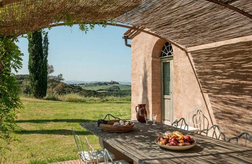 Camigliano Villa | 360 m² Villa ∙ 6 bedrooms ∙ 12 guests