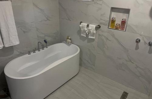 Saint Andrew Apartment | 360 RokView Suites