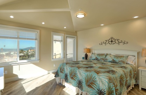 Downtown House | 361 C Hinds 3 Bedroom Townhouse by Redawning
