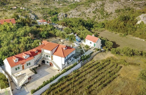 Kucice House | 361 m² House ∙ 10 bedrooms ∙ 20 guests