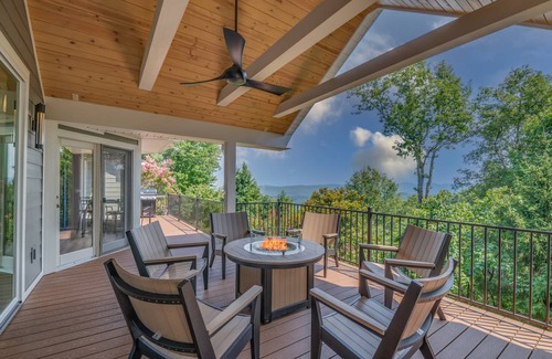 Laurel Park House | 362 m² House ∙ 3 bedrooms ∙ 14 guests