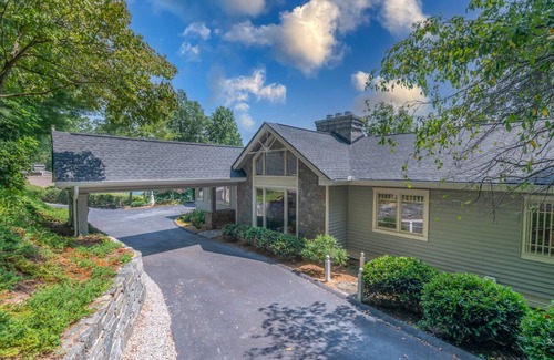 Laurel Park House | 362 m² House ∙ 3 bedrooms ∙ 14 guests