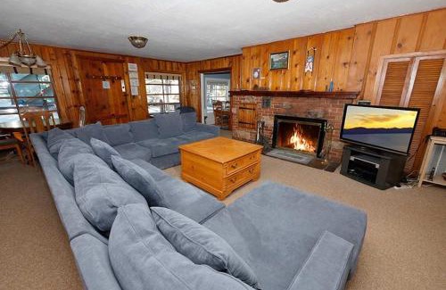 South Lake Tahoe House | 3664 Birch Avenue cabin