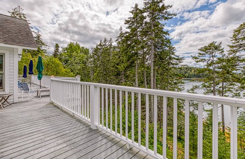 Seal Cove House | 369 m² House ∙ 4 bedrooms ∙ 8 guests