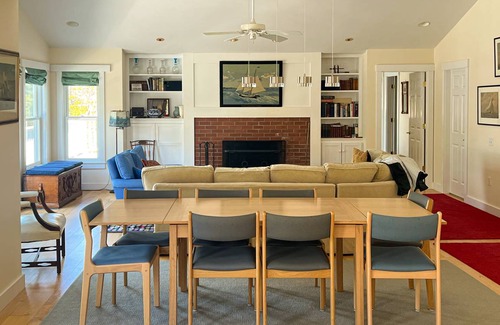 Seal Cove House | 369 m² House ∙ 4 bedrooms ∙ 8 guests