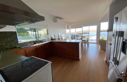 Mallacoota House | 37 - 39 Karbeethong Avenue, Mallacoota
