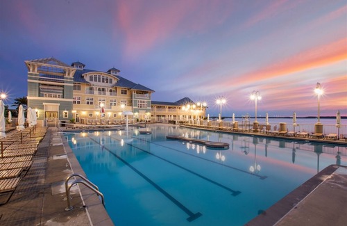 Sunset Island Condo | 37 Fountain Drive West 2B * FREE Linens & Towels * Beach Cart, Wi-Fi, Smart TVs