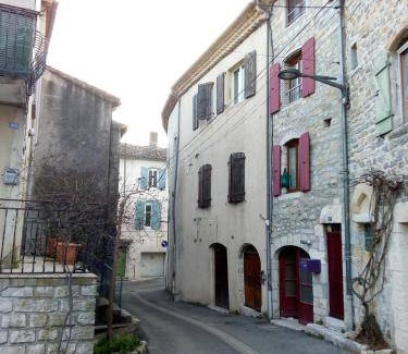 Villeneuve-de-Berg Apartment | 37 m² Apartment ∙ 1 bedroom ∙ 3 guests
