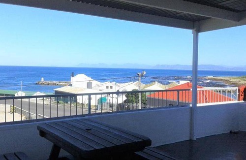 Gansbaai Apartment | 37 m² Apartment ∙ 2 bedrooms ∙ 8 guests