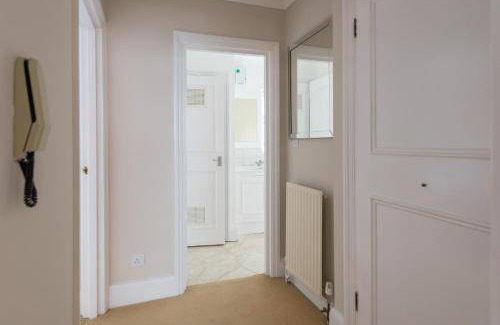 Queen's Gate Apartment | 37 m² Apartment ∙ 1 bedroom ∙ 4 guests