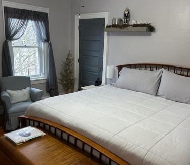 Wellsboro Bed & Breakfast | 37 Oak Ridge House