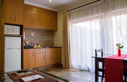 Baileys Muckleneuk Bed & Breakfast | 37 on Charles