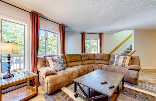 Bartlett Apartment | 37 Partridge Woods