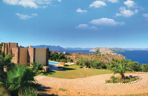 Kontos House | 370 m² House ∙ 6 bedrooms ∙ 12 guests