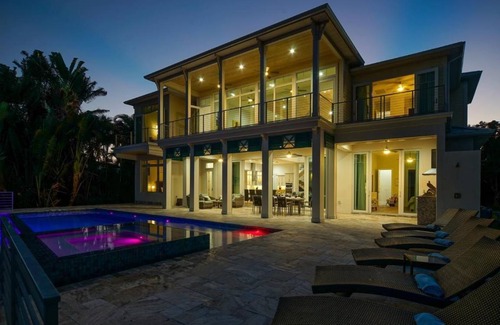 Yacht Club House | 370 m² House ∙ 4 bedrooms ∙ 8 guests