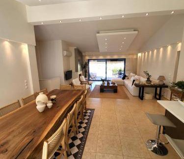 Palaia Fokaia Villa | 370 m² Villa ∙ 4 bedrooms ∙ 12 guests
