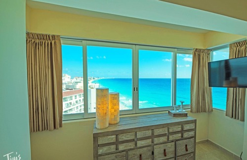 Zona Hotelera Condo | #3703-Tim’s Ocean Condos – Always Beachfront – Big Hot Tub on the Terrace!