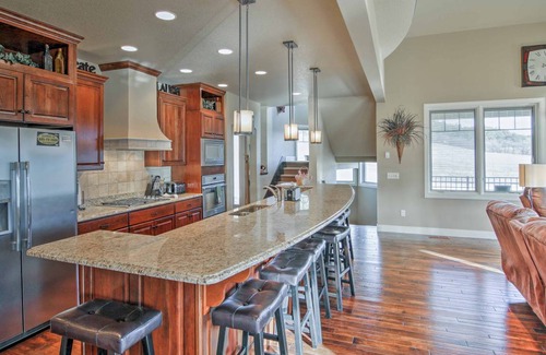 Sturgis House | 371 m² House ∙ 3 bedrooms ∙ 16 guests