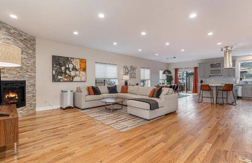 West Colfax House | 372 m² House ∙ 4 bedrooms ∙ 11 guests