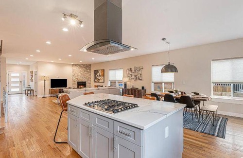 West Colfax House | 372 m² House ∙ 4 bedrooms ∙ 11 guests
