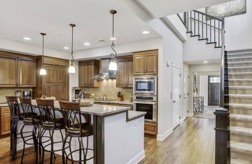Sandpoint House | 372 m² House ∙ 5 bedrooms ∙ 14 guests