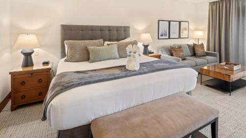 Stowe Area Resort | 374 Lodge At Spruce Peak Ski In Ski In Ski Out King Studio By Stowe Mountain Rentals