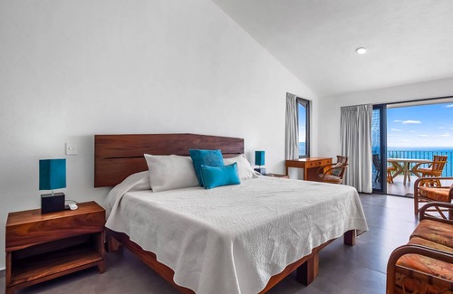 Conchas Chinas Condo | 376 m² Condo ∙ 3 bedrooms ∙ 6 guests
