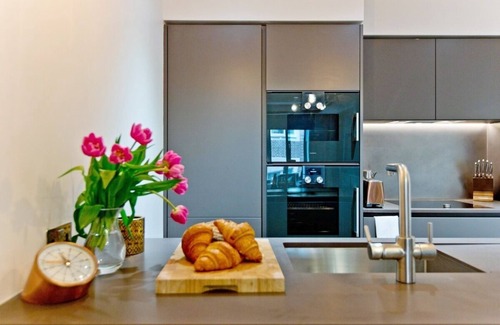 Soho Apartment | 37GS Residences 1-bed Executive 206