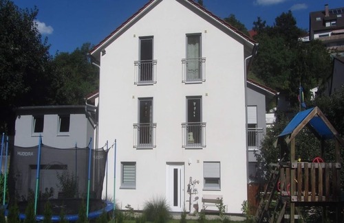 Mainberg Apartment | 37qm große Ferienwohnung mit ebenerdigem Zugang
