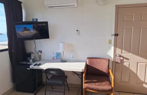 San Felipe Hotel | #38 Bungalow Seaside Hotel & Victors RV Park