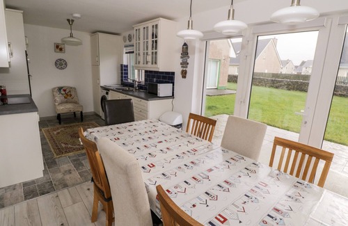 Enniscrone Cottage | 38 CARROWHUBBOCK HOLIDAY VILLAGE in Enniscrone, County Sligo