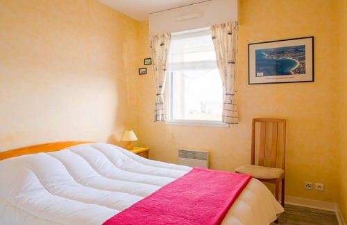 Plobannalec-Lesconil Apartment | 38 m² Apartment ∙ 1 bedroom ∙ 2 guests