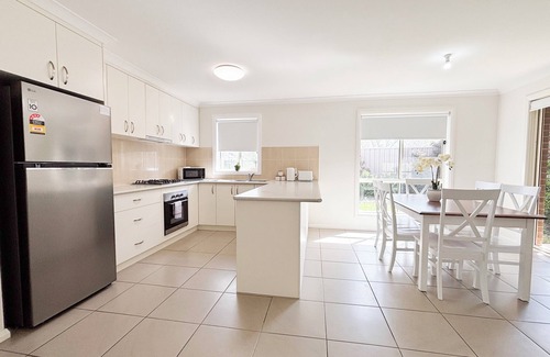 Boorooma House | 38 Messenger Ave, Boorooma