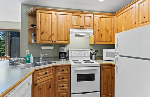Sun Peaks Condo | 38 Snow Creek Village in Sun Peaks