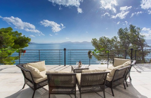 Drvenik Villa | 380 m² Villa ∙ 6 bedrooms ∙ 14 guests