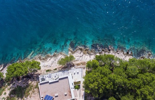 Drvenik Villa | 380 m² Villa ∙ 6 bedrooms ∙ 14 guests