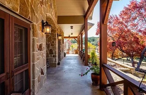 Ingram House | 3800 square foot house on 40 acres. Very private