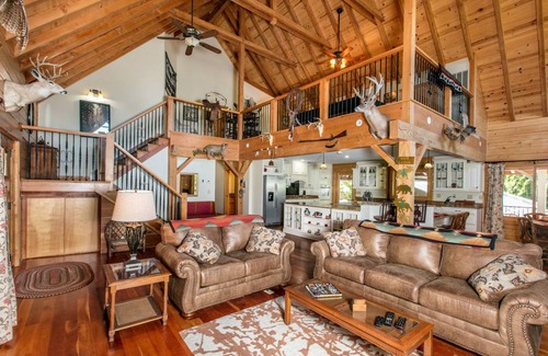 Rutherfordton Cabin | 381 m² Cabin ∙ 5 bedrooms ∙ 12 guests