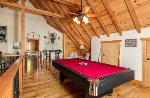 Rutherfordton Cabin | 381 m² Cabin ∙ 5 bedrooms ∙ 12 guests