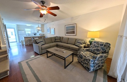 Frankford House | 38173 Beachwood Court, Unit 64