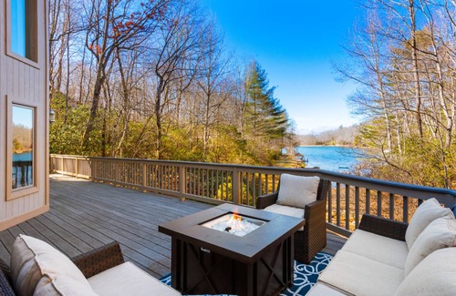 Brevard House | 386 m² House ∙ 5 bedrooms ∙ 12 guests