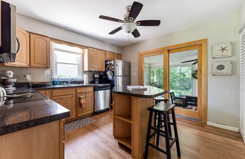 Villas House | 387 steps to the beach! ~ We love pets! ~ No taxes! ~ Linens included!