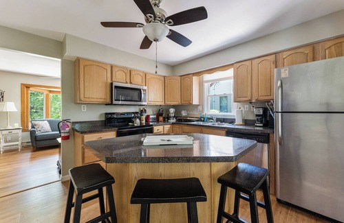 Villas House | 387 steps to the beach! ~ We love pets! ~ No taxes! ~ Linens included!