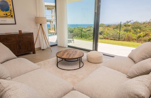 San Roque Villa | 389 m² Villa ∙ 5 bedrooms ∙ 10 guests